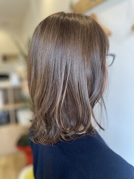 フォンテ(fonte) 外ハネミディアムレイヤー