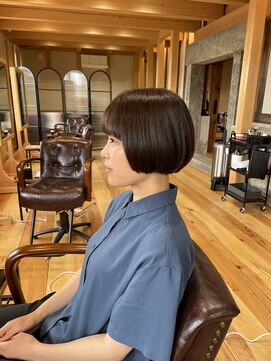 ジェロ(GELo) パッツンショートボブ