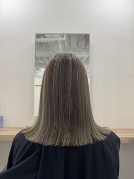 アトレ 梅田店(attrait) ハイライト