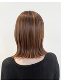 外ハネ切りっぱなしボブ