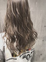 ホワイト 伊勢崎(WHITE)&nbsp;コントラストの効いた外国人風3Dハイライト☆シルバーアッシュ☆