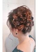 バックに花を♪華やか編み込みヘアアレンジ