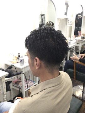 アークス(Ark'ss) メンズ　フェード　ショート　刈り上げ　アップバング