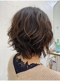 オール世代おすすめ　大人可愛いくびれパーマ小顔ショート
