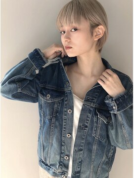 アンクー(Ankh) 【Ankh】耳かけブロンドショート/20代30代40代