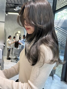 シティ(CITY) 韓国風レイヤー 顔まわりカット オリーブグレージュ 井坂