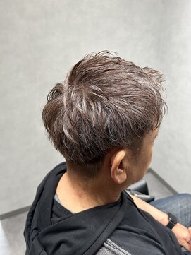 アクロマティック(Achromatic) 白髪ぼかしカラー