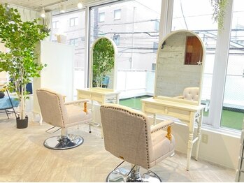 エムアンドスマート 浦安店(M&SMART)の写真/豊富な知識を持った髪のスペシャリストが、お客様一人ひとりのお悩みを解決に導きます！