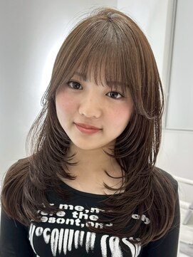 ヨロ 上野(YOLO) ハイライトカラーミルクティーベージュレイヤーカット