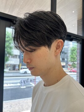 カルム(kalm) 毛流れセンターパートニュアンスパーマカルマヘアメンズパーマ