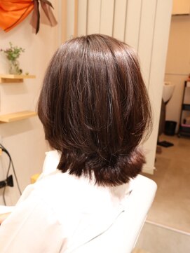 ワンアンドオンリー(One And Only) ココアグレージュくびれヘアハッシュボブ似合わせカット20代30代