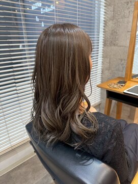 ウル 二子玉川(uru) 透明感ミディアムグレージュ