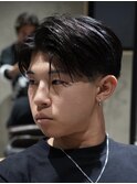 MEN'S/黒髪センターパート×テーパーフェード/ビジネスヘア