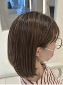 ベージュ系