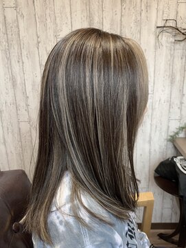 美容室 ポンポネ(Pomponner) ハイライトカラー