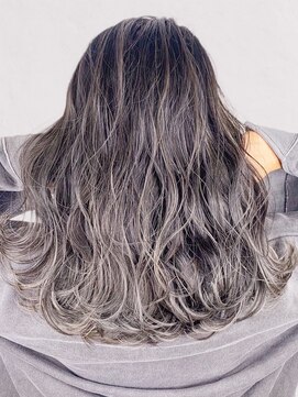 ディーバ 池袋東口(D.I.E.V.A) 10代20代30代艶髪ブロンドアッシュバレイヤージュミディアムボブ