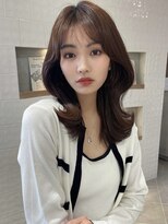 大人可愛いくびれヘア 顔まわりカット 艶髪ラベージュ　表参道