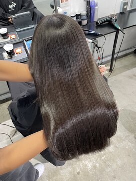 キング 高槻(K!ng) 縮毛矯正髪質改善ハイライトレイヤーカット高槻美容室エクステ