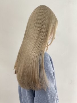 サンク 原宿 表参道(cinq) 原宿ホワイトベージュアッシュベージュタッセルボブレイヤーボブ