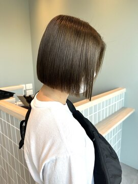 アヴェリー(avely) ミニボブ/ショートボブ/大人可愛い/髪質改善/シースルーバング