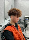 スペインカールスパイラルパーマツイストパーマフェード短髪