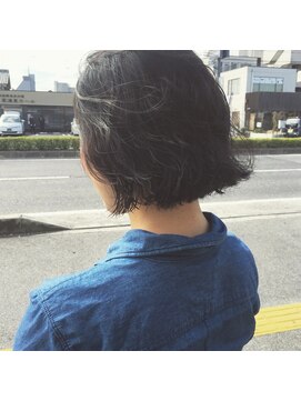 ティヒ(tihi) ダンバルモリ×パーマ