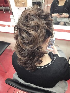 ヘアセットサロン プティ 神戸三宮(petit) ルーズ縦長スタイル