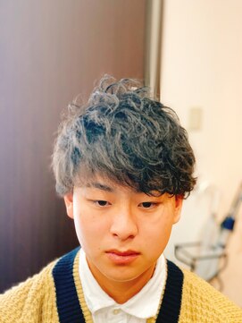 カルムンド バイ トコヘイ(CALMUNDO by TOKOHEI) 【ソフトツイストスパイラル×フェザーマッシュ】