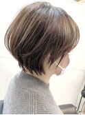 大人可愛いマッシュショート シアーベージュ 大人ショート　水越