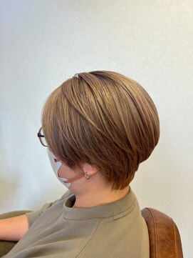 ワイズ ビー 尾張旭店(Y's BEE) ミルクティーベージュ