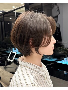 ハルキミナト ジャパン トウキョウ(HARUKI MINATO japan TOKYO) 20代30代40代ショートカットショートヘア。前髪長め