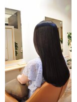トランクゥイル(TranQuil) 黒髪暗髪うるツヤ感×美シルエットロング20代30代