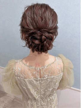 ラフテル(Raftel) すっきり”シルエット美”なアップスタイル