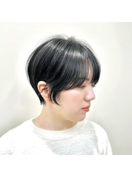 シシ 大宮(She 2.) 乾かして丸くなるショート/丸みショート/前髪/ベージュカラー