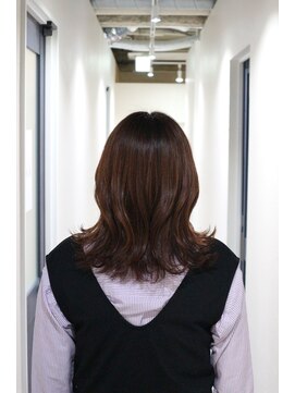 ビー(Be) セミロング