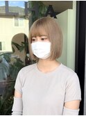 ミルクティーベージュ 切りっぱなしボブ パッツンボブ