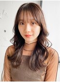 艶感ナチュラルカール艶感薄めバング艶ブラウン
