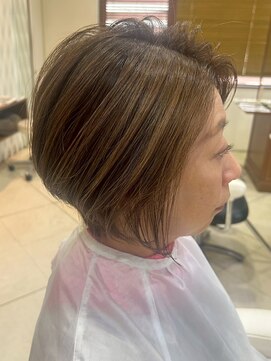 イーストハムネオ(EAST HAM NEO) 【ビフォーあり】前下がりショート/ハイトーンベージュ