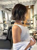 ロヌ(RONU)&nbsp;ウェーブボブ・カーキベージュ