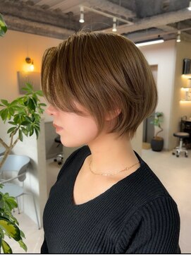フラッグ ヘアー 天神西通り店(Flag HAIR) ナチュラルショート シルキーベージュ