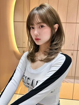 グローアイヴィ 大宮(GLROW IVY) グレーブラウン/ミディアムレイヤーカット/ダークアッシュ/大宮