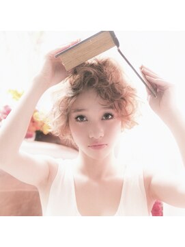 アットラブ バイ ベル(at'LAV by Belle) 『外国人風』スモーキーオレンジ