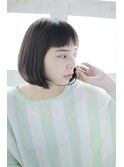 ショートバングが可愛いツヤボブ