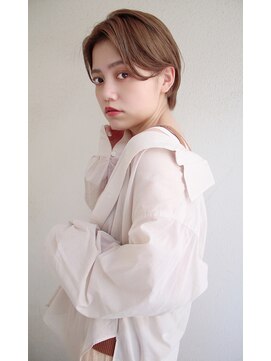 ブゾン(buZon) 【buZonブゾン】大人ショート×艶感ベージュ