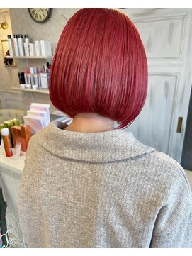 ヘアルーム ルシア(Lucia) ツヤボブ！ピンクカラー！