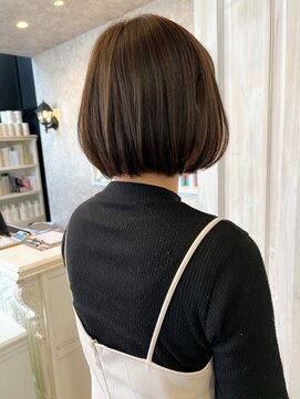 キャアリー(Caary) 福山市美容院 人気 小顔補正立体カット caaryツヤフワボブ