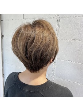 リュネッツ あざみ野店(lunettes) 透明感ハイライトイルミナカラー☆丸みショート