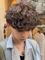 波巻きスパイラルパーマメンズマッシュツーブロック栄