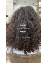 アンフィサンクミル 銀座(AnFye cinq mille)&nbsp;高難易度ジュエリーシステム縮毛矯正で艶髪に変身♪