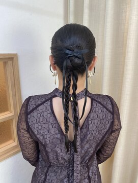 ソノ(sono) タイトヘア　タイトアレンジ　韓国ヘア　三つ編み